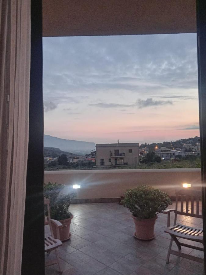 Raggi Di Sole Acomodação com café da manhã Custonaci Exterior foto